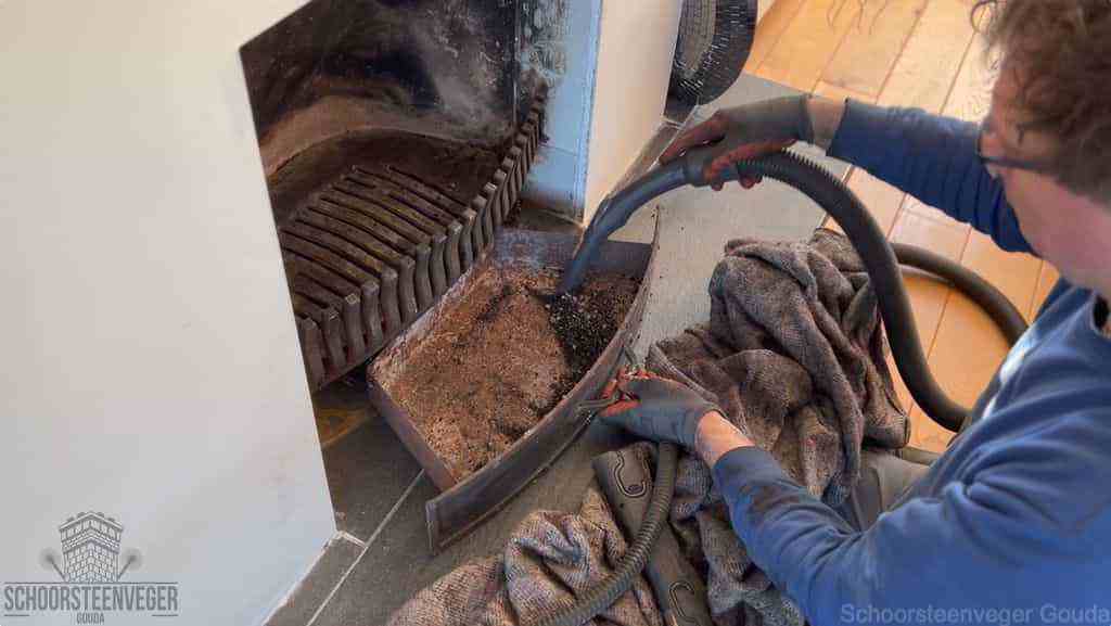 Prijs schoorsteenvegen Gouda schouw reinigen Prijs schoorsteenvegen Gouda schouw reinigen